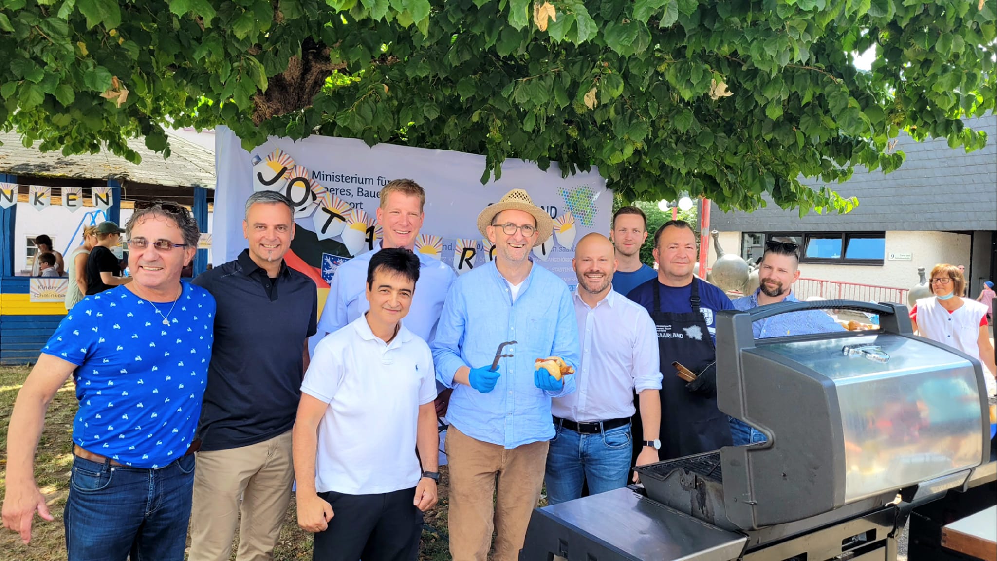 Minister%20Jost%20am%20Rost%20Gruppenfoto Minister%20Jost%20am%20Rost%20Gruppenfoto